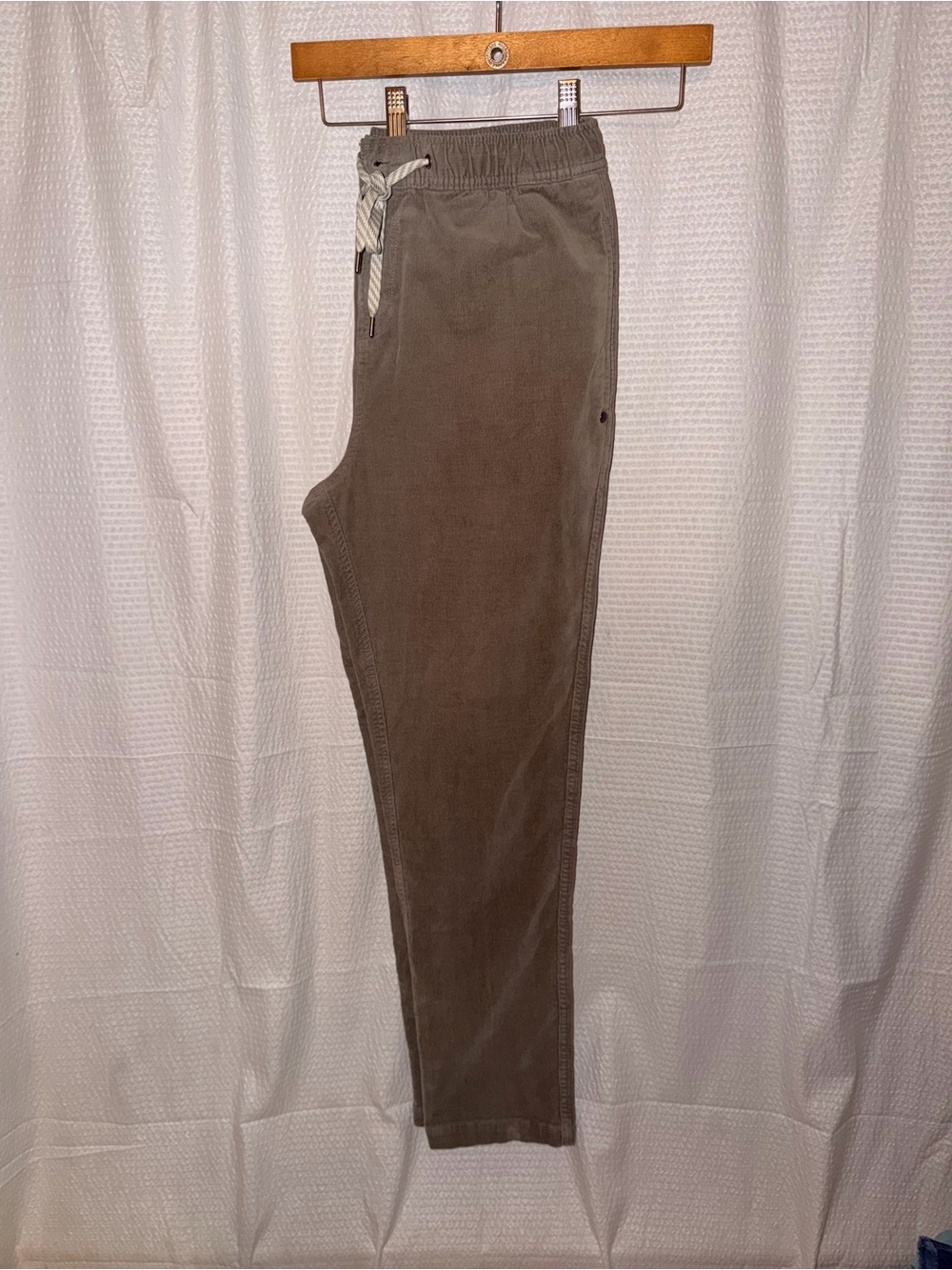 Vuori Optimist Corduroy Pants Men’s Large Like New Minimalist Athleisure - Picture 2 of 9